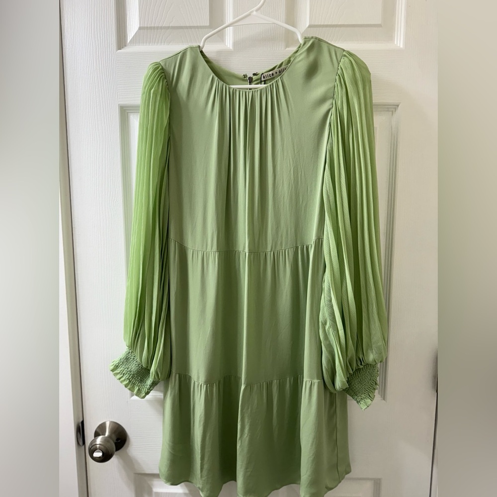 Alice & Olivia Pleated Long Sleeve Dress Size Medium Green